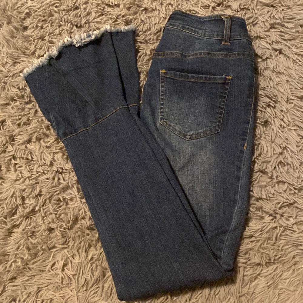 Really cute jeans. Only worn once.